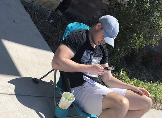 银龄与电竞的碰撞：五六十岁也能开启新人生